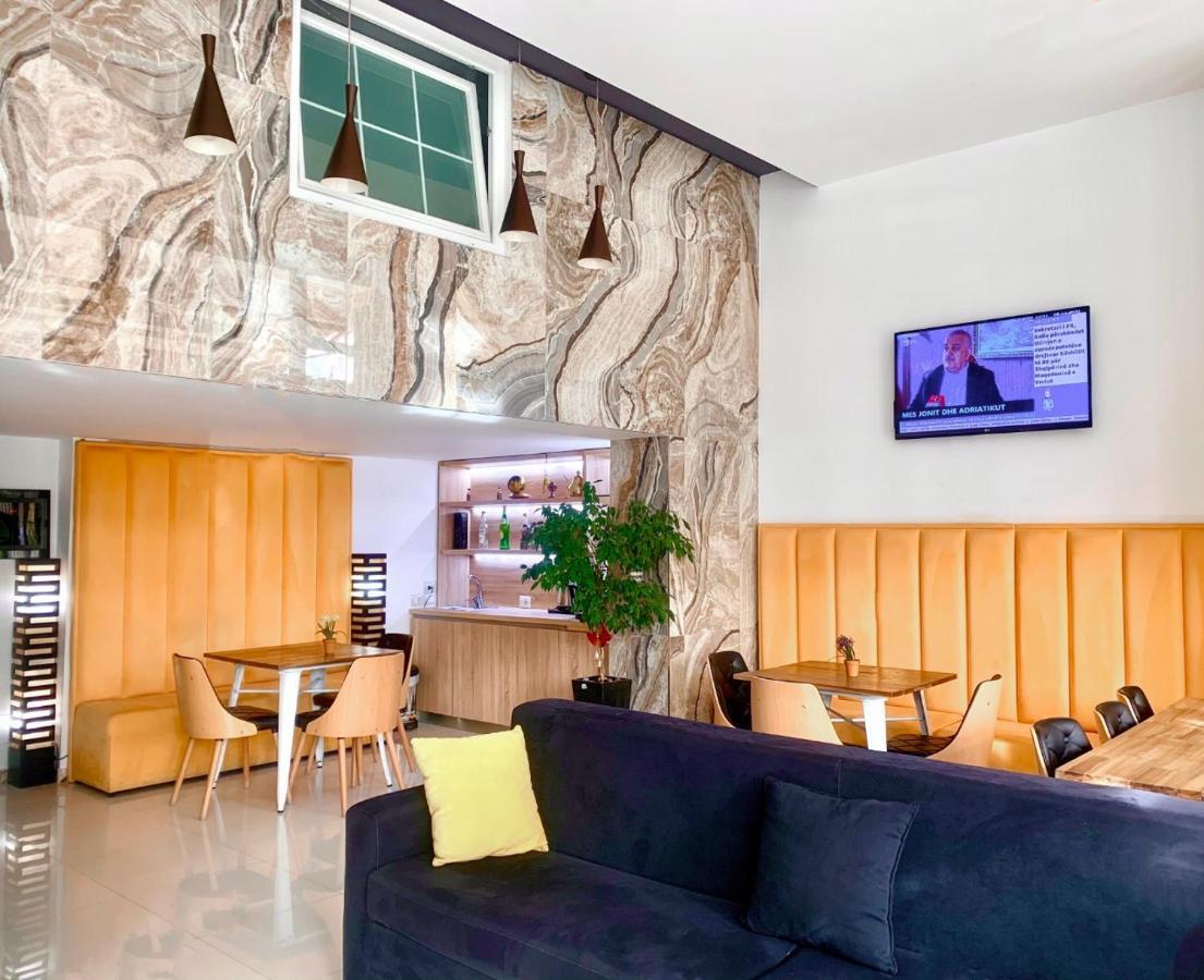 Park Hotel Tirana Yzberish Exterior photo