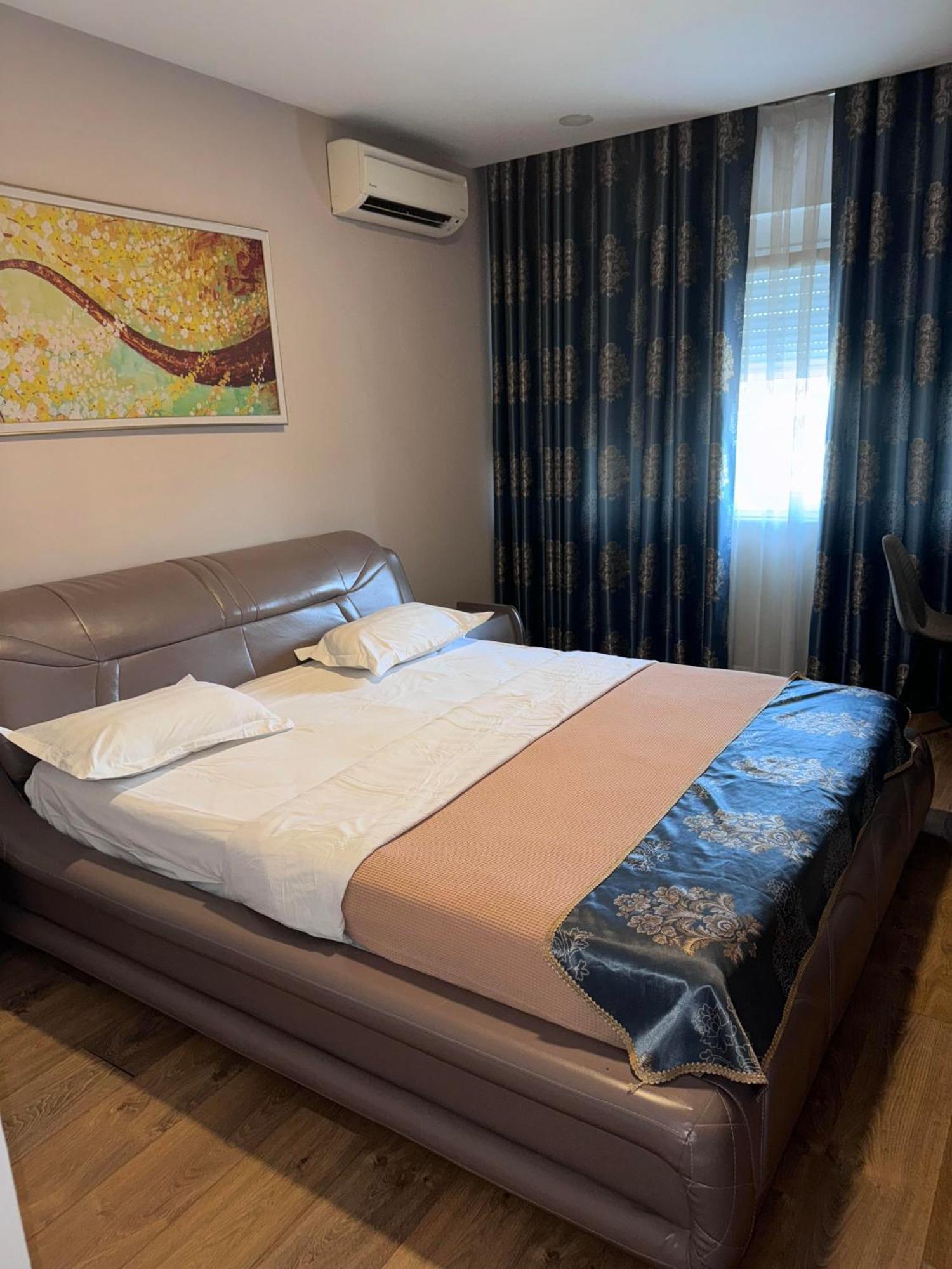 Park Hotel Tirana Yzberish Exterior photo