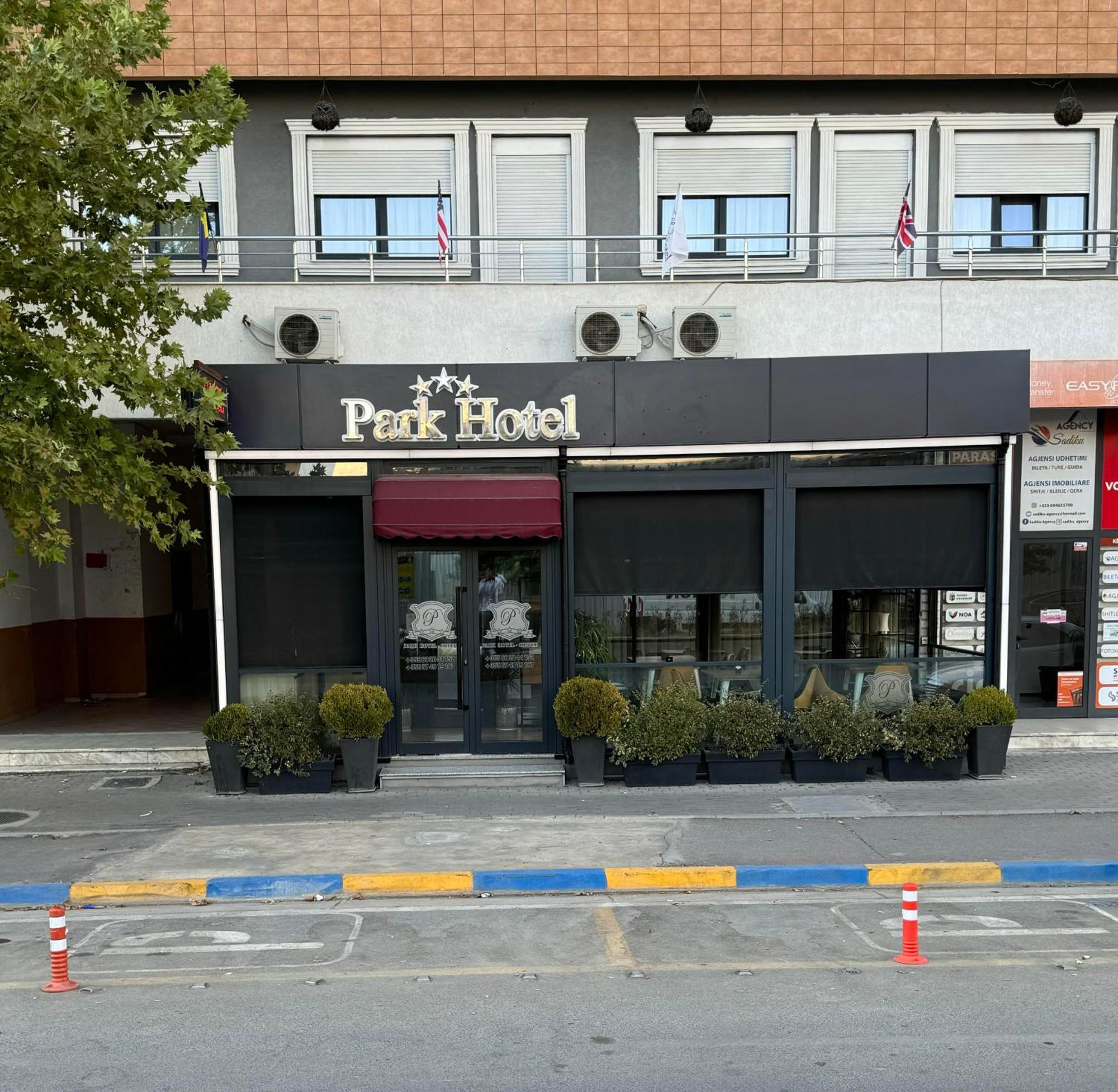 Park Hotel Tirana Yzberish Exterior photo