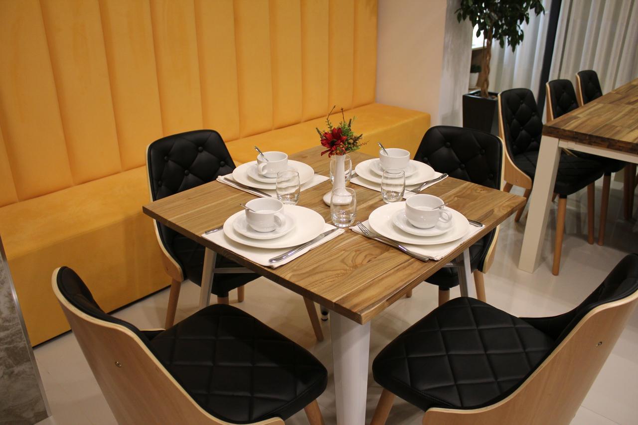 Park Hotel Tirana Yzberish Exterior photo